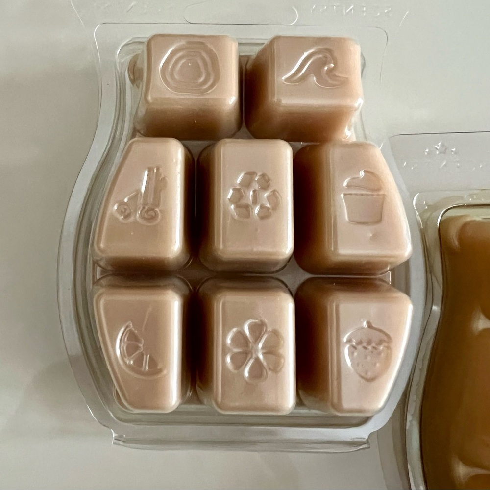2 new Scentsy Wax Bars - Picture 6 of 6